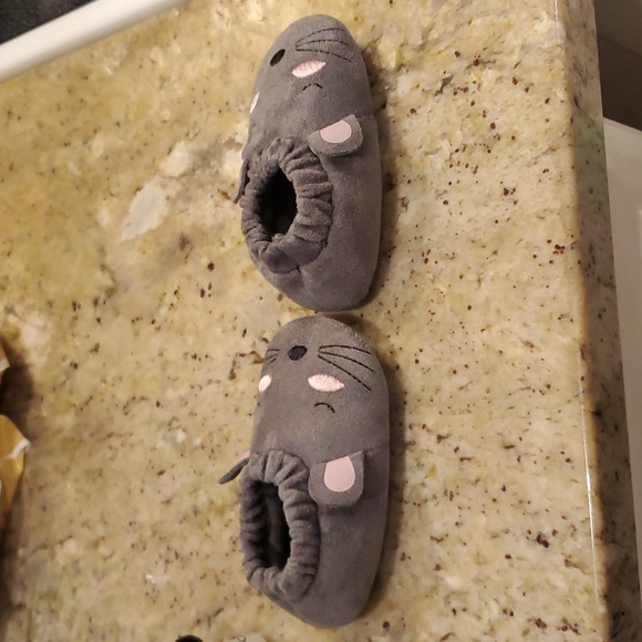 Nordstrom Gray Mouse Baby Slippers 3-6 M - Picture 4 of 7